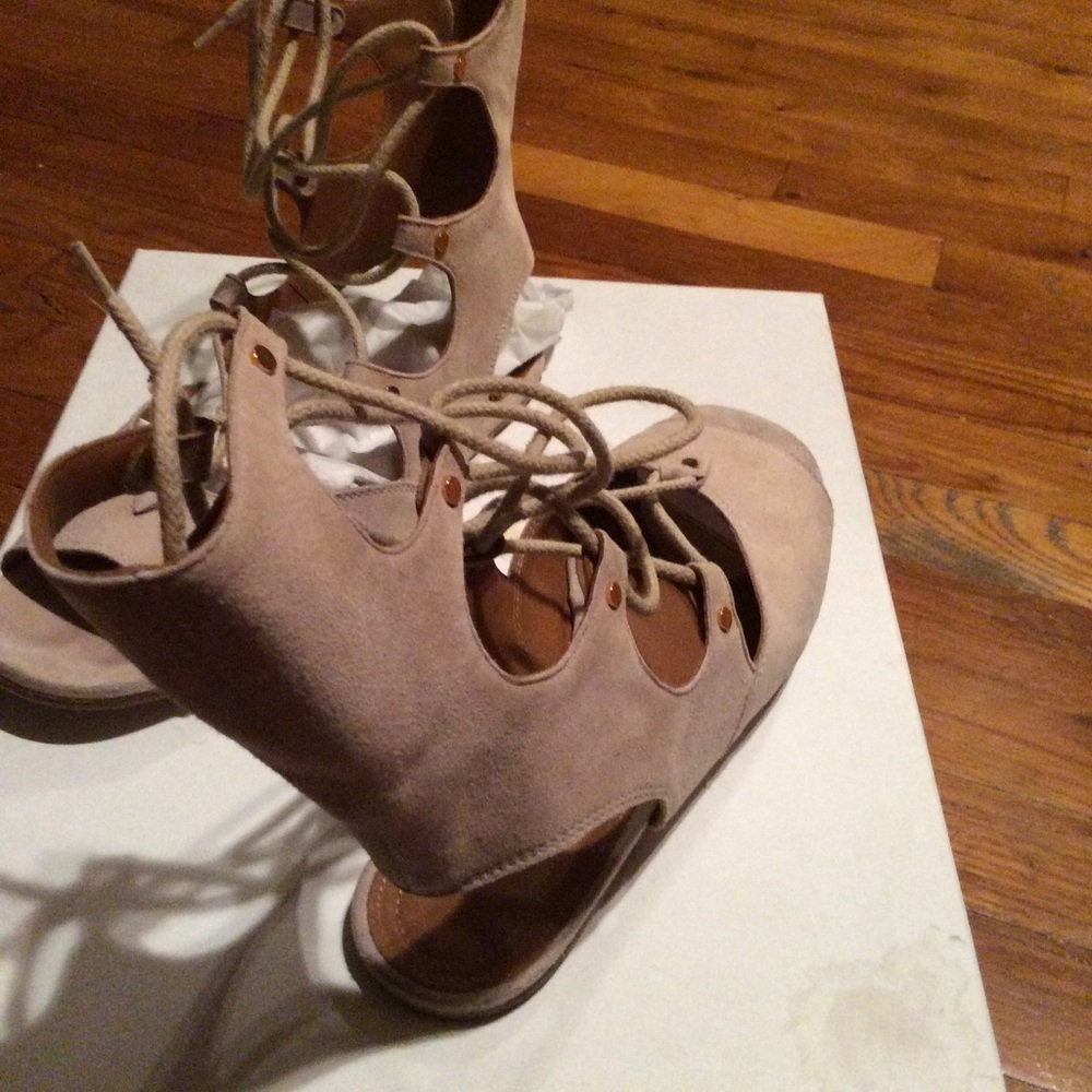 Sandals - Picture 4 of 5
